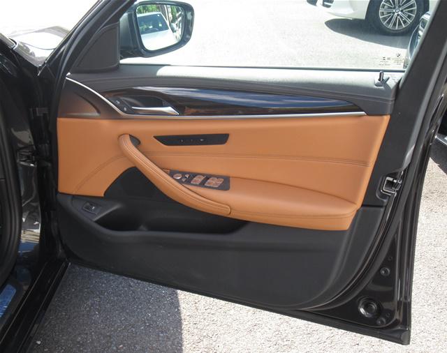 523d xDrive ラグジュアリー エディションジョイ+