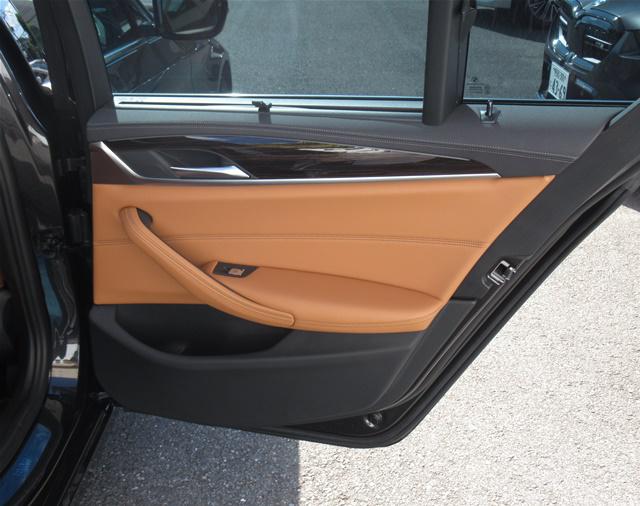 523d xDrive ラグジュアリー エディションジョイ+