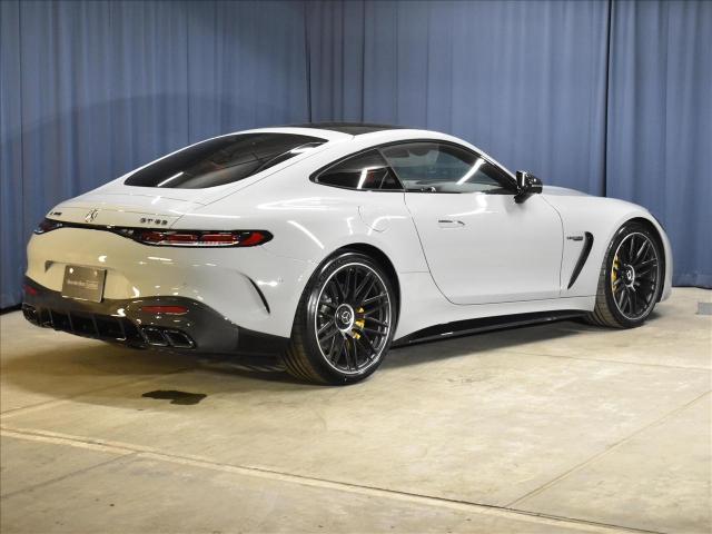 AMG GT63 4マチック+ クーペ AMGカーボンパッケージ・カドウシキリアシート