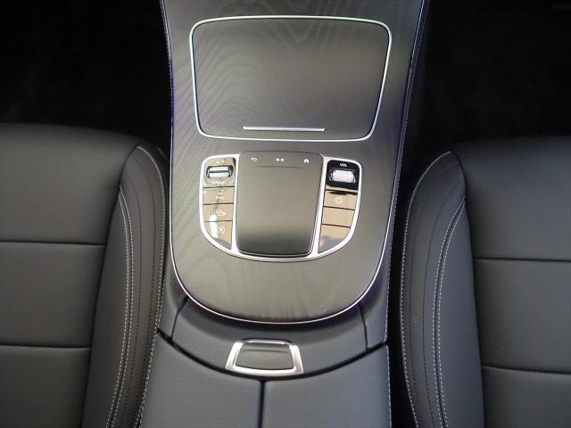 E220 d スポーツ AMGラインインテリアパッケージ・エクスクルーシブパッケージ