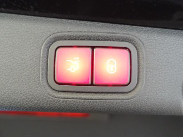 E220 d スポーツ AMGラインインテリアパッケージ・エクスクルーシブパッケージ