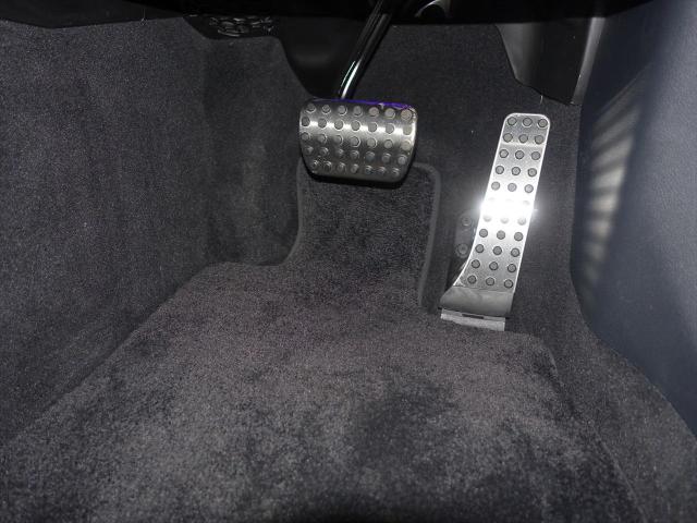 E220 d スポーツ AMGラインインテリアパッケージ・エクスクルーシブパッケージ