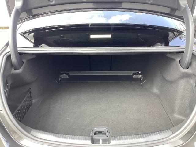 C200 アバンギャルド AMGラインパッケージ・レザーエクスクルーシブパッケージ・ベーシックパッケージ