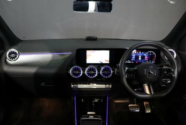 GLA200 d 4MATIC AMGラインパッケージ