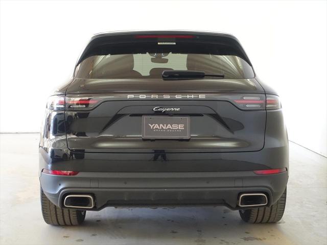 カイエン ベースグレード