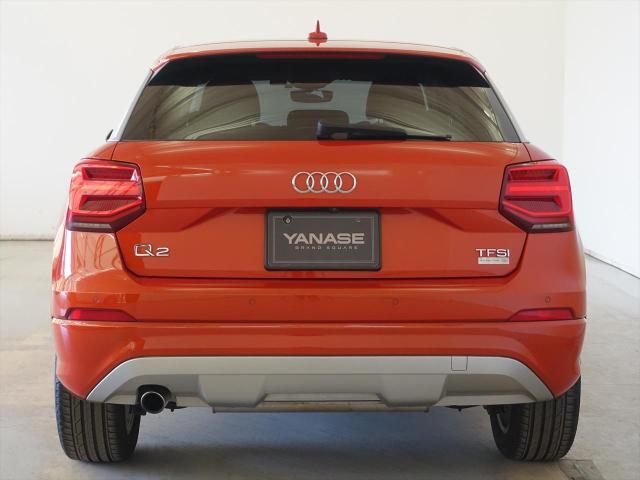 Q2 1.0 TFSI スポーツ