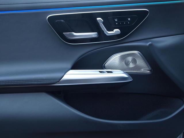 E220 d ステーションワゴン アバンギャルド AMGラインパッケージ・レザーエクスクルーシブパッケージ・アドバンスドパッケージ・デジタルインテリアパッケージ