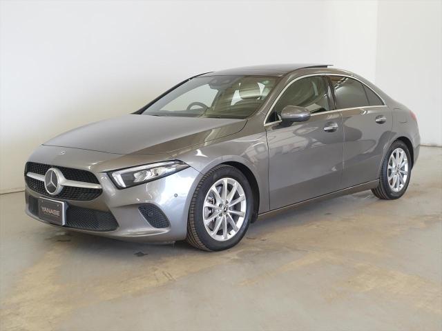 A250 4MATIC セダン レザーエクスクルーシブパッケージ・レーダーセーフティパッケージ・アドバンスドパッケージ・ナビゲーションパッケージ