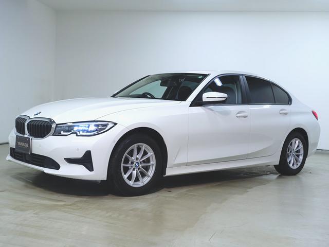 320i