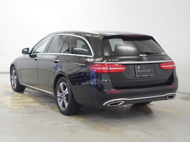 E200 4MATIC ステーションワゴン アバンギャルド