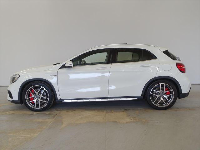 メルセデス‐AMG GLA45 4MATIC AMGアドバンスドパッケージ