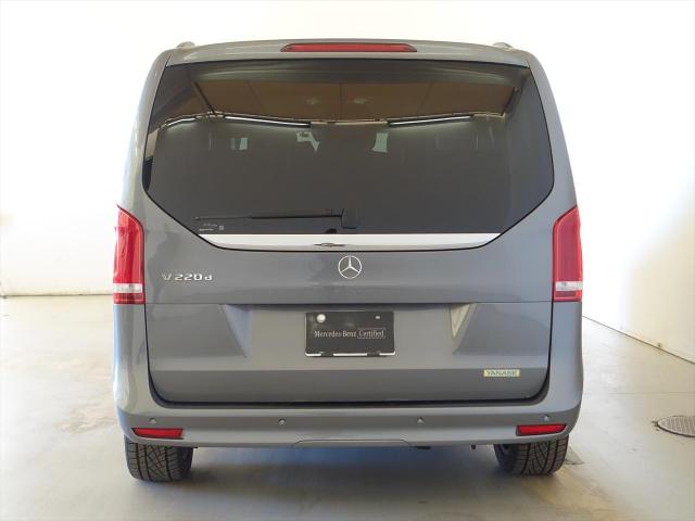 V220 d アバンギャルド