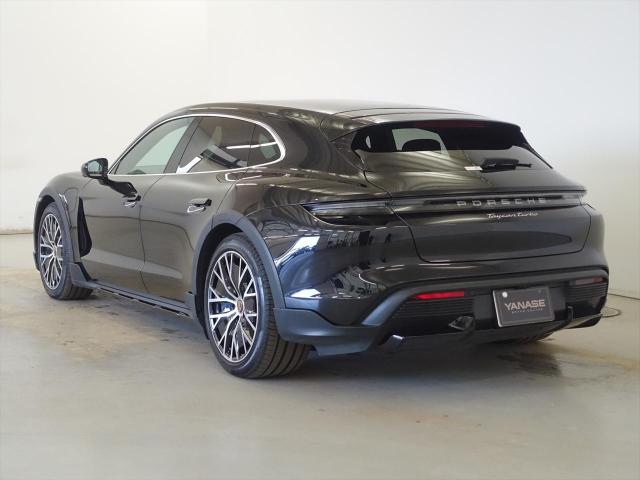 タイカン ターボクロスツーリスモ