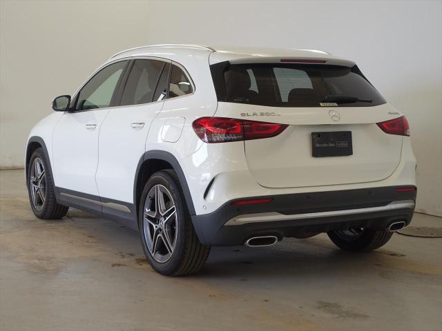 GLA200 d 4MATIC AMGラインパッケージ