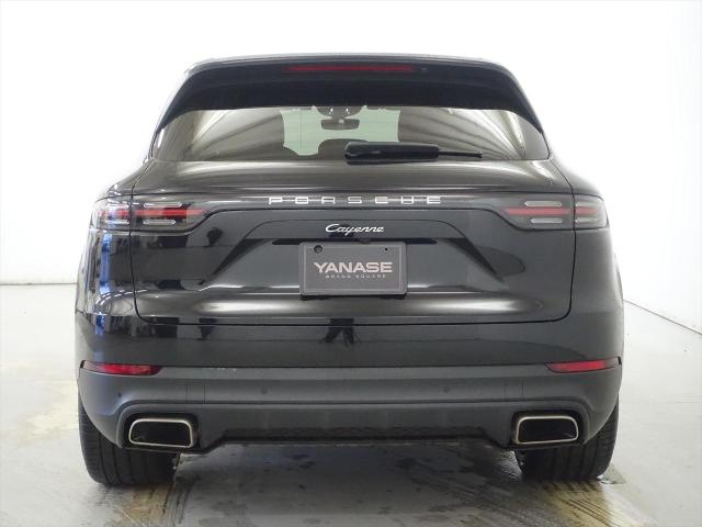 カイエン ベースグレード