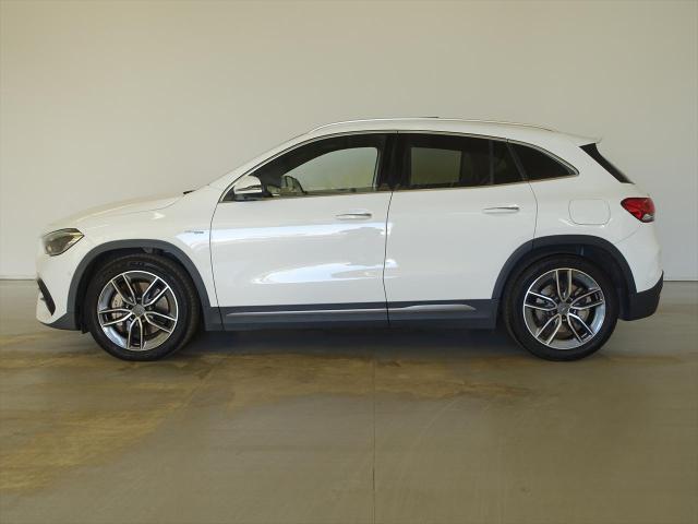 メルセデス‐AMG GLA35 4MATIC AMGパフォーマンスパッケージ・AMGアドバンスドパッケージ・ナビゲーションパッケージ