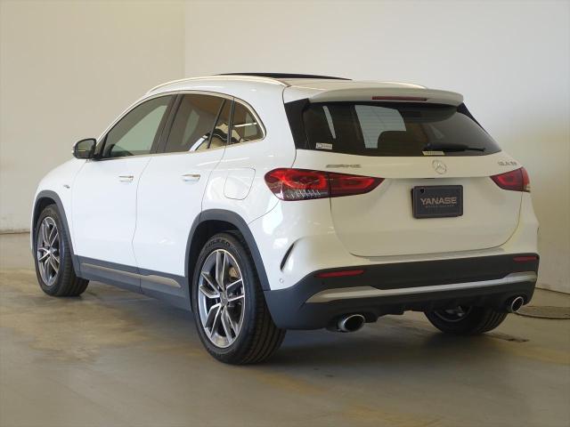 メルセデス‐AMG GLA35 4MATIC AMGパフォーマンスパッケージ・AMGアドバンスドパッケージ・ナビゲーションパッケージ