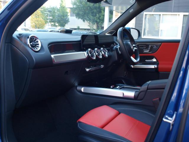 GLB180 AMGラインパッケージ・AMGレザーエクスクルーシブパッケージ・アドバンスドパッケージ