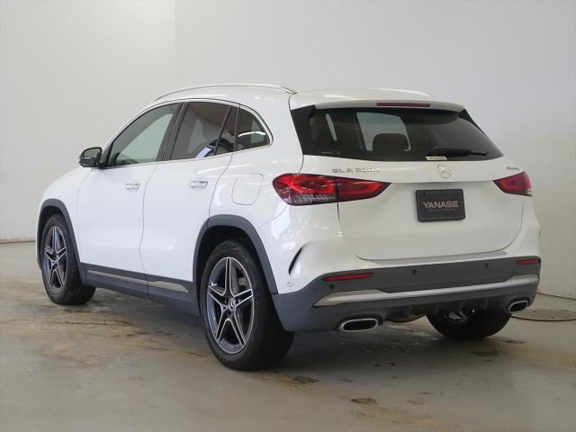 GLA200 d 4MATIC AMGライン ナビゲーションパッケージ