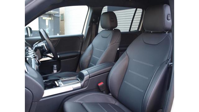 GLB180 AMGラインパッケージ・AMGレザーエクスクルーシブパッケージ