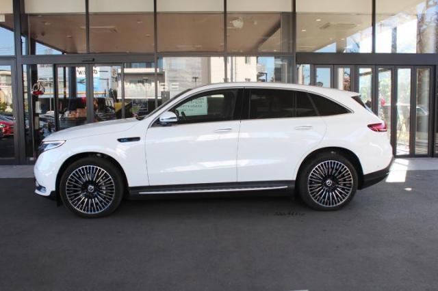 EQC400 4MATIC AMGラインパッケージ・レザーエクスクルーシブパッケージ
