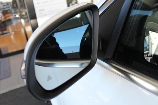 EQC400 4MATIC AMGラインパッケージ・レザーエクスクルーシブパッケージ