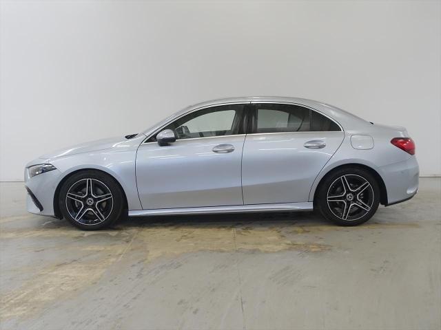 A180 セダン AMGラインパッケージ・ナビゲーションパッケージ