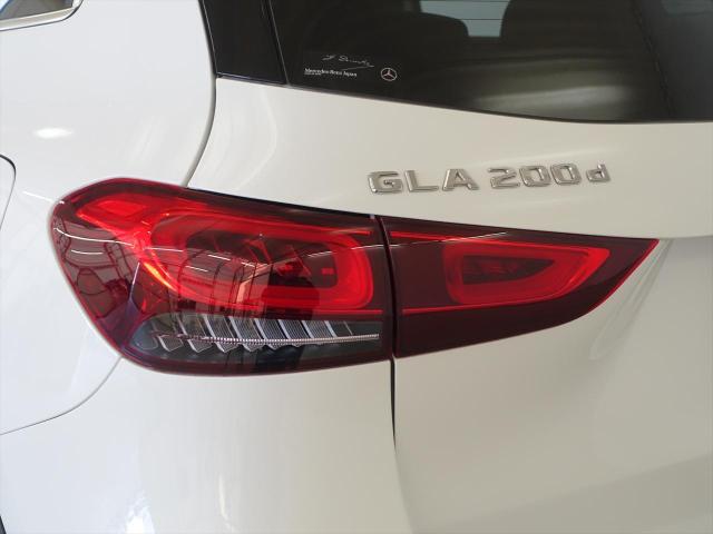 GLA200 d 4MATIC AMGラインパッケージ