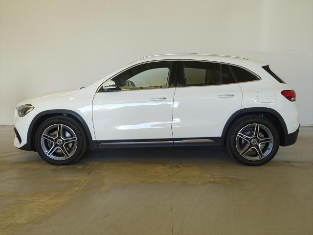 GLA200 d 4MATIC AMGライン アドバンスドパッケージ・ナビゲーションパッケージ