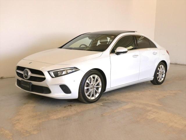 A250 4MATIC セダン レザーエクスクルーシブパッケージ・レーダーセーフティパッケージ・アドバンスドパッケージ・ナビゲーションパッケージ