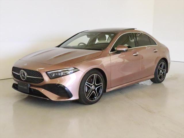 A180 セダン AMGラインパッケージ・アドバンスドパッケージ・ナビゲーションパッケージ