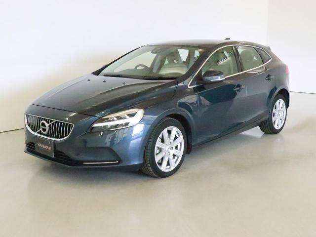 V40 T3 インスクリプション