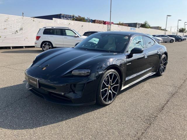 タイカン ベースグレード