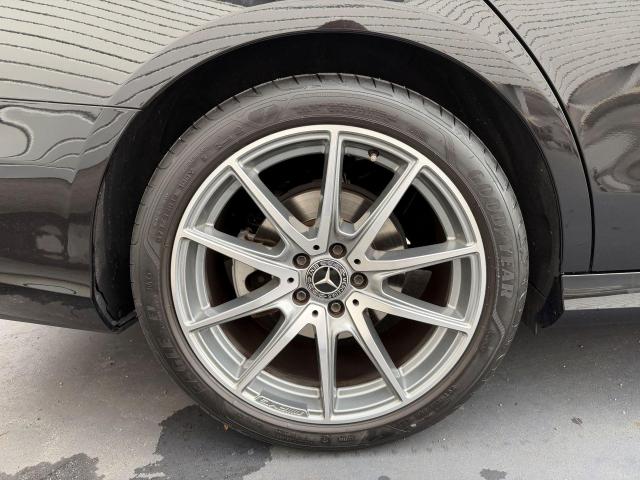 E300 ステーションワゴン スポーツ エクスクルーシブパッケージ