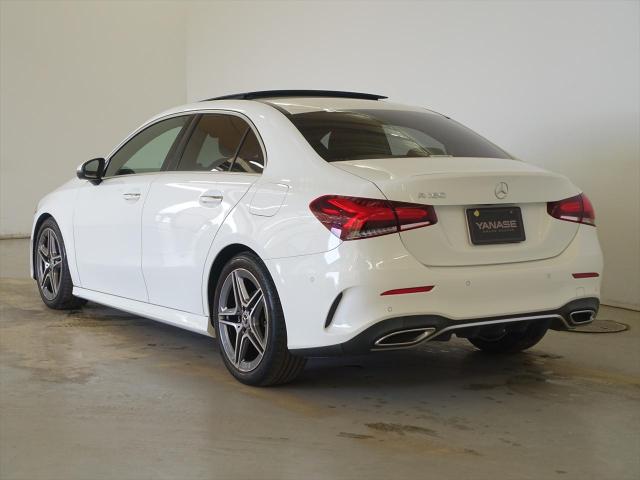 A180 スタイル セダン AMGライン AMGレザーエクスクルーシブパッケージ・レーダーセーフティパッケージ・アドバンスドパッケージ・ナビゲーションパッケージ