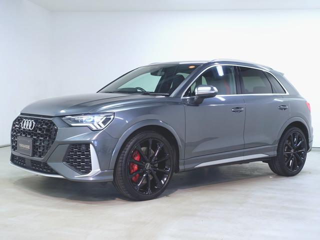 アウディ RS Q3 スポーツバック ベースグレード