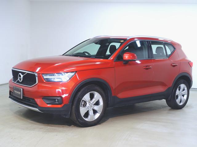 XC40 B4 AWD モメンタム