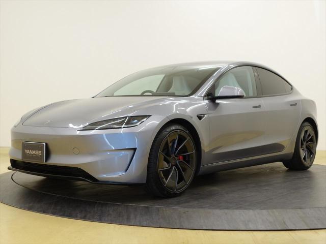 テスラ モデル3 デュアルモーターAWD パフォーマンス