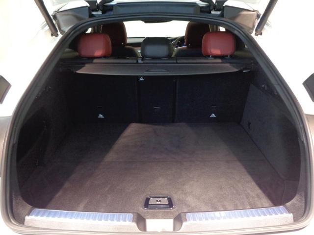 GLC250 4MATIC クーペ スポーツ (本革仕様)