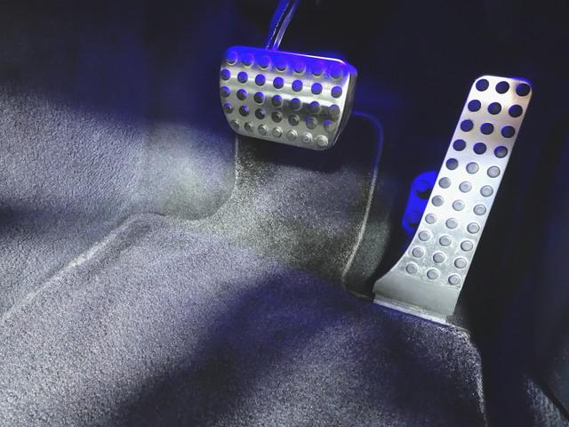 E200 スポーツ AMGラインインテリアパッケージ エクスクルーシブパッケージ