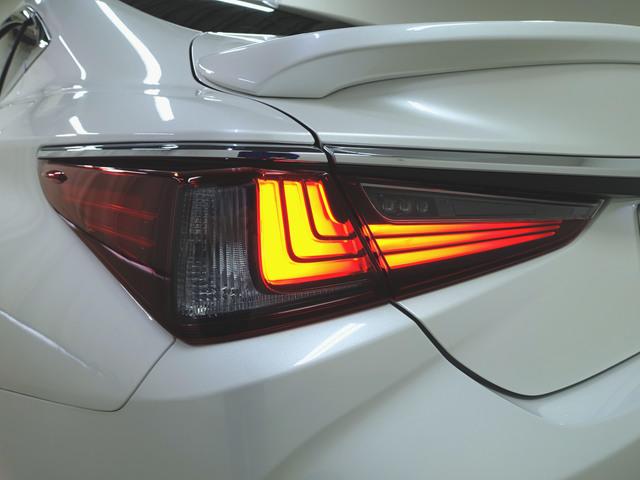 ES300h バージョンL