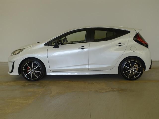 アクア GRスポーツ