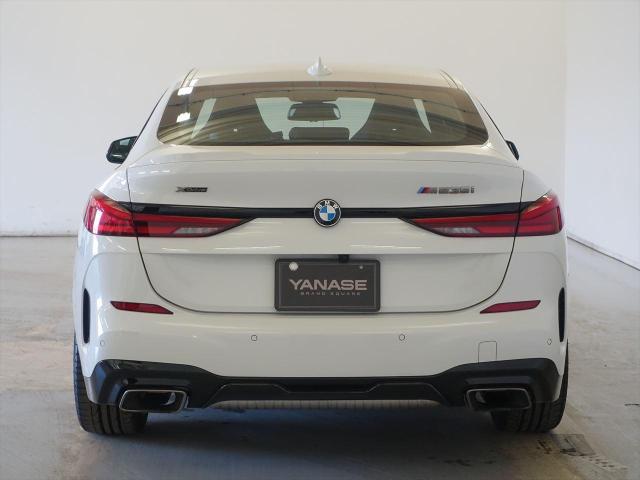 M235i xDrive グランクーペ