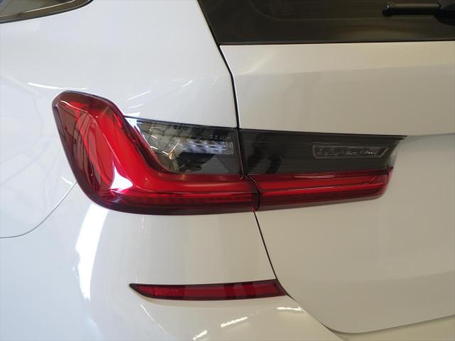 318i ツーリング  Mスポーツ