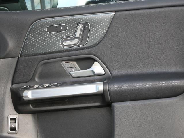 GLB200 d 4MATIC ナイトエディション